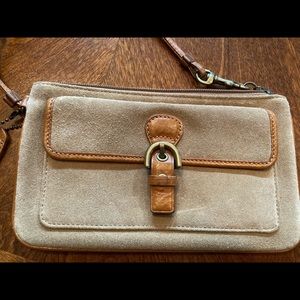 🎉HP🎉👜 Suede Coach Wristlet ✨